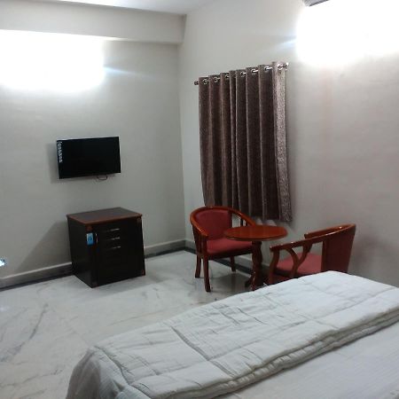 Fresh Living Prime Banjara Hotel Hyderabad Exterior photo